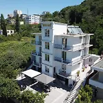 Hotel Fama