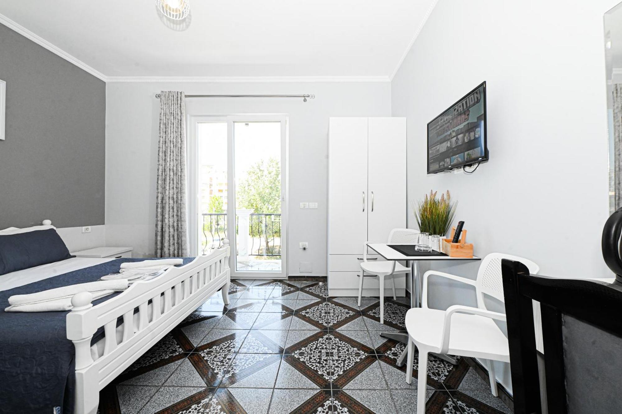 Fama Hotel 3*
