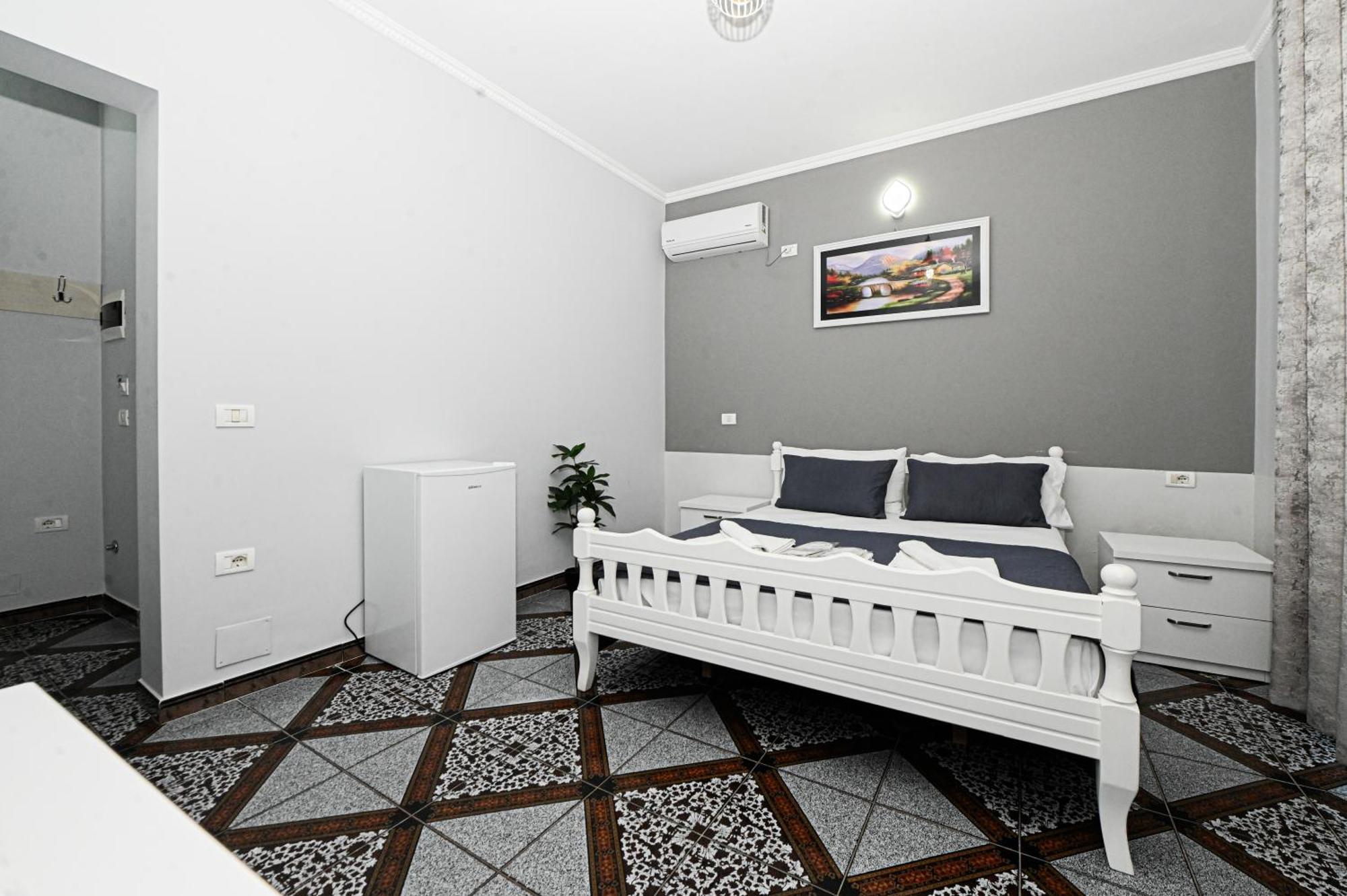 Fama Hotel